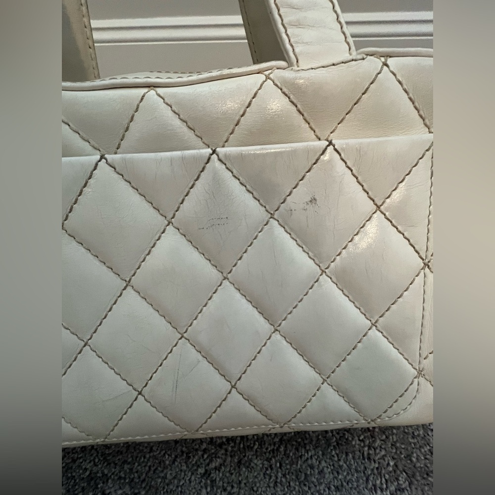 Chanel Bowler Bag w/Gold Hardware - Picture 4 of 17
